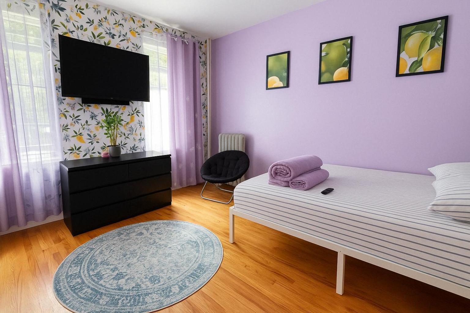 Lavender Queen Bright & Peaceful In Harlem Appartement *